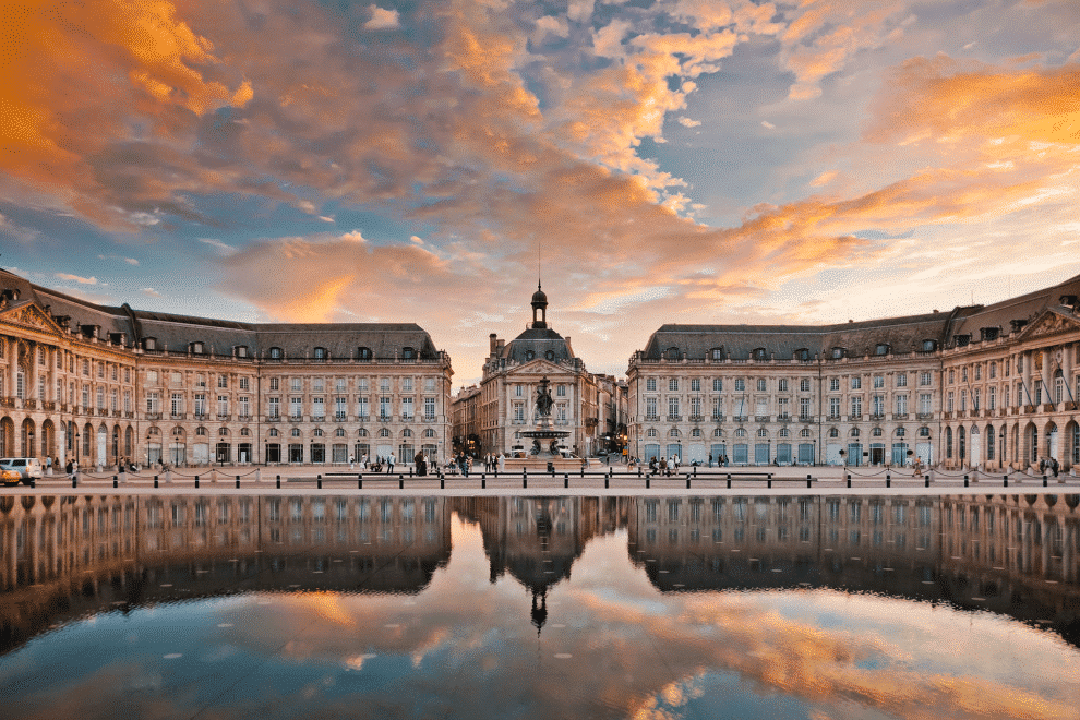 Miroir d'eau face à la Place de la Bourse
