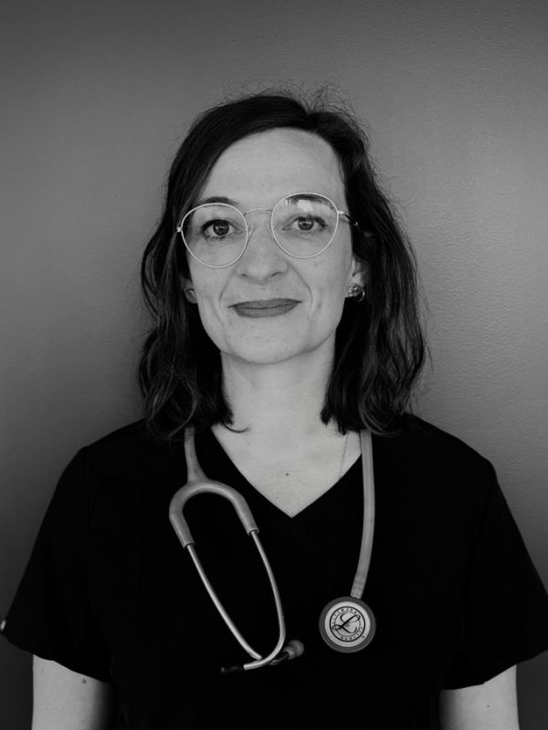 Portrait de Adélaïde Denoël, Médecin